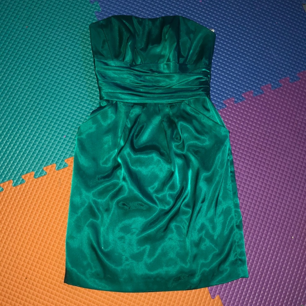 Short green dress